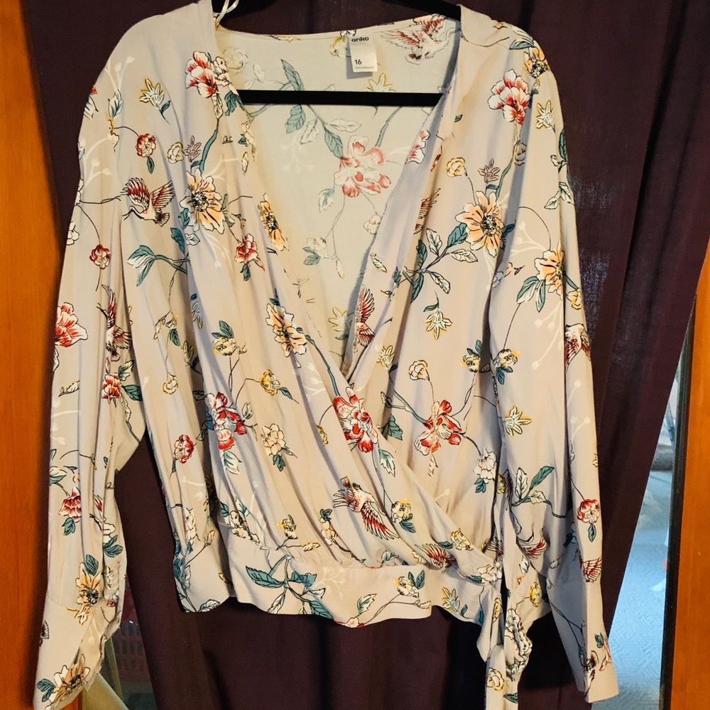 Long sleeve lightweight top